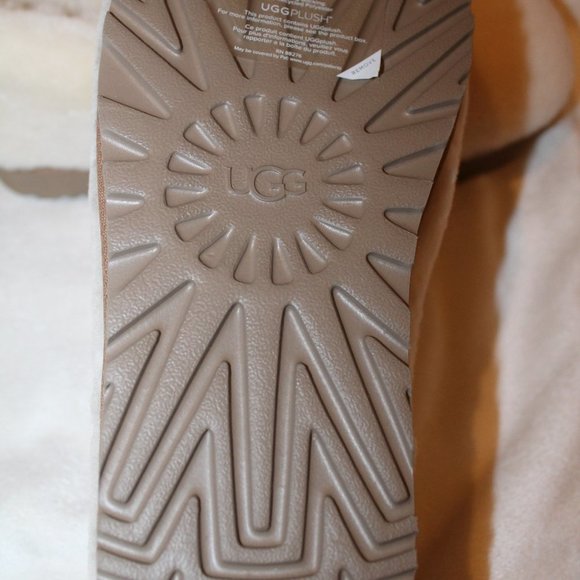 NIB UGG WOMEN'S SHEARLING BOOTIE SLIPPERS NATURAL - Picture 7 of 8